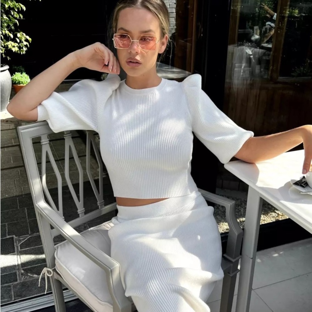 Lady Glamorous cropped knit sweater with puff sleeves